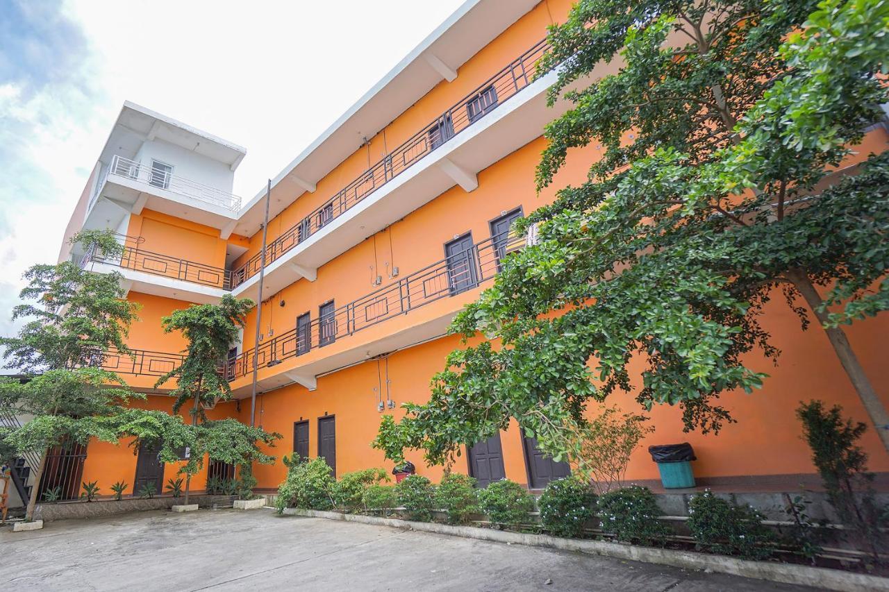 Hotel Super Oyo 2639 Oxy Townhouse Manado Exteriér fotografie