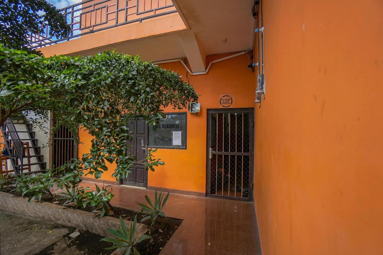 Hotel Super Oyo 2639 Oxy Townhouse Manado Exteriér fotografie